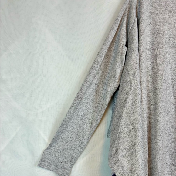 NEW Suzanne Betro Navy & Heather Gray Stripe Crew Neck Cape Style Tunic Top - Picture 5 of 8